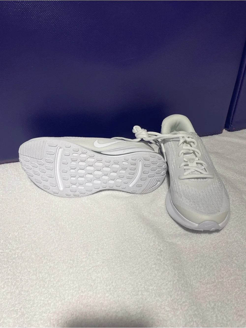 Nike Women's White Low-Top Lace-Up Sneakers